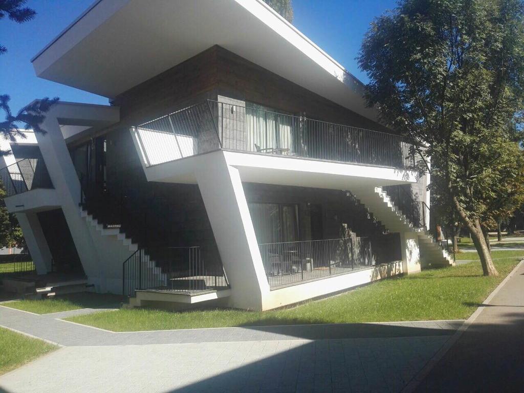 Villas And Apartments Oaza Ilidza Exterior photo